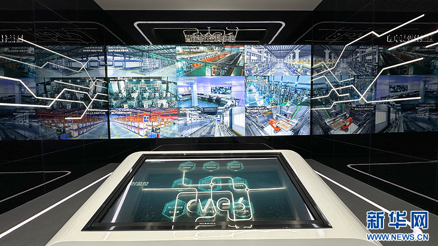 西中伟新能源科技有限公司智能化控制中心。牙举成 摄.png